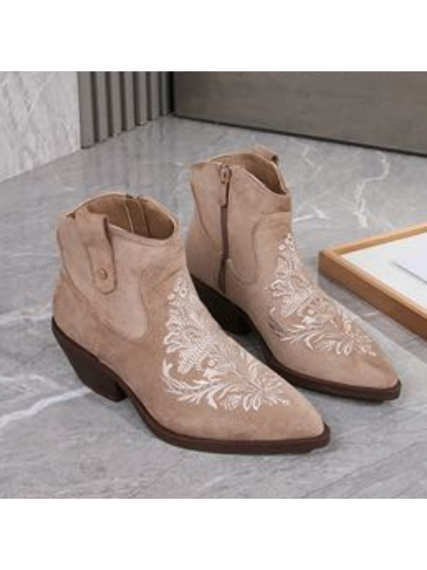 Botín cowboy con tacón bajo