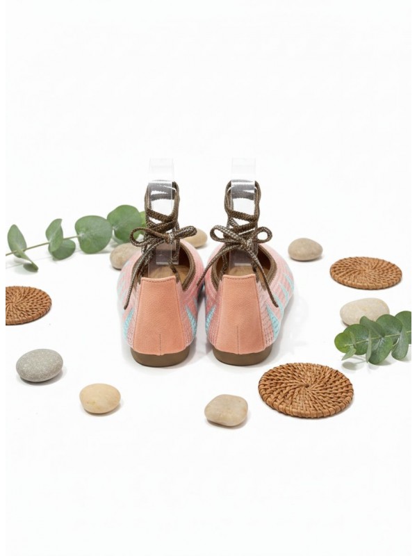 Zapatos planos con diseño de cordones...