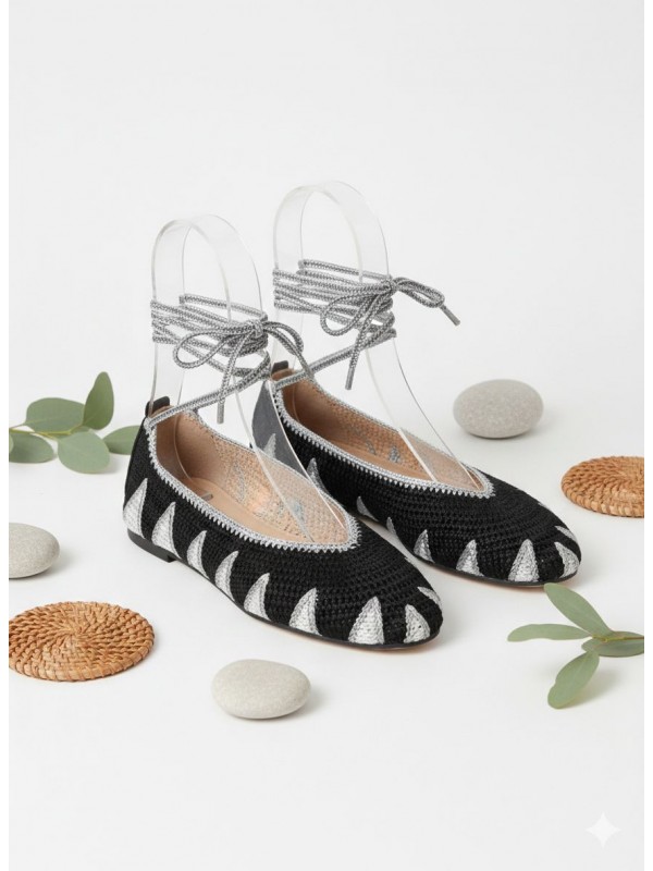 Zapatos planos con diseño de cordones...