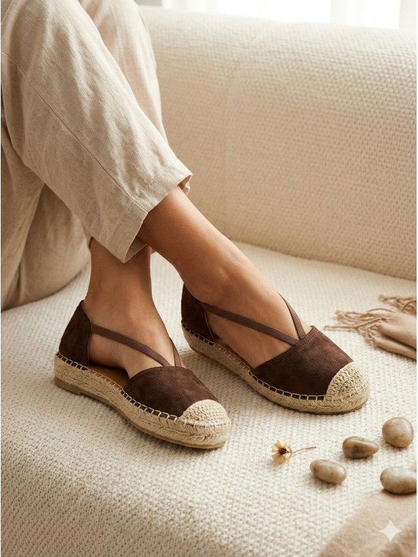 Sandalias planas de paja...