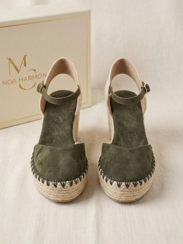 Alpargatas de cuña con correa al...