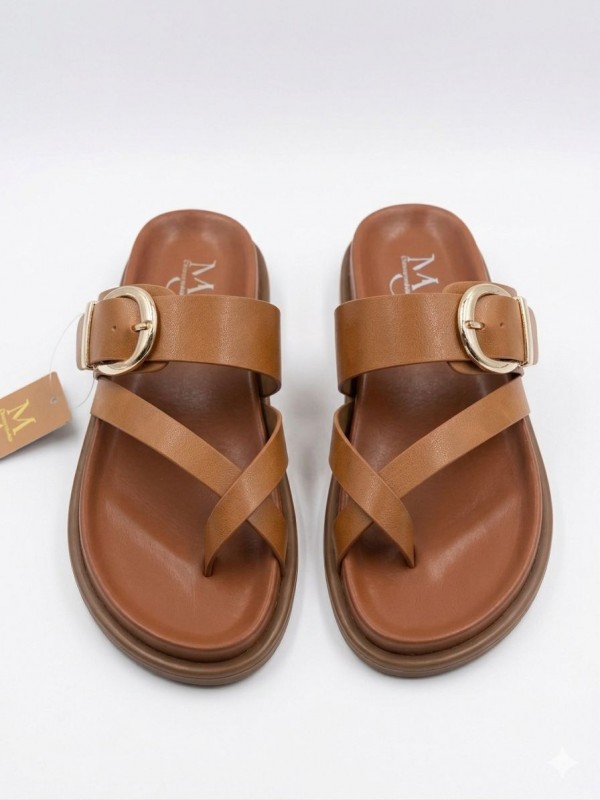 Sandalias planas tipo chancla con...