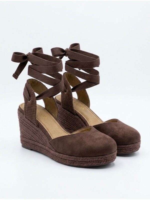 Sandalias marrón con cuña y... 2