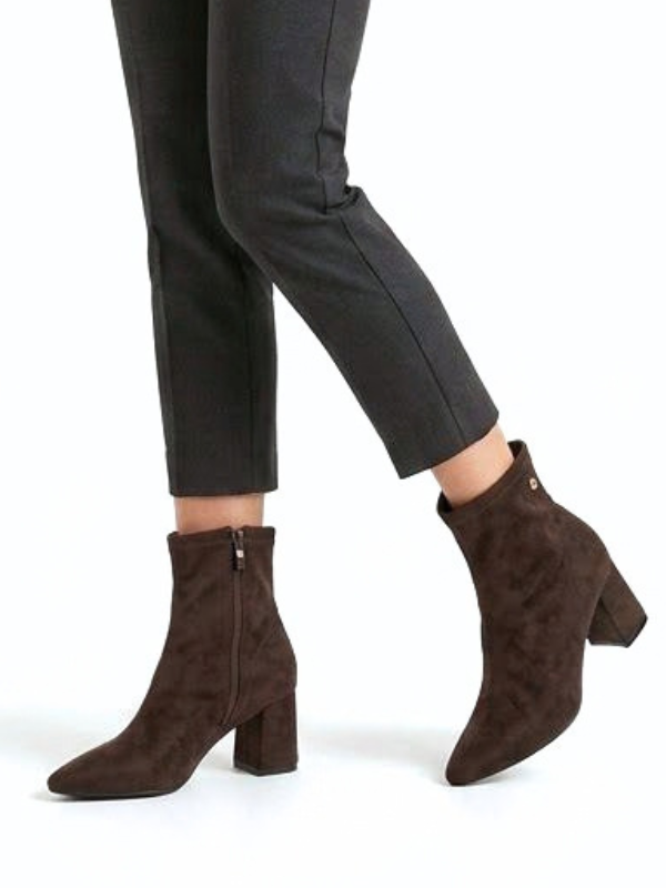 Botines de tacón bajo de 6 cm y punta...