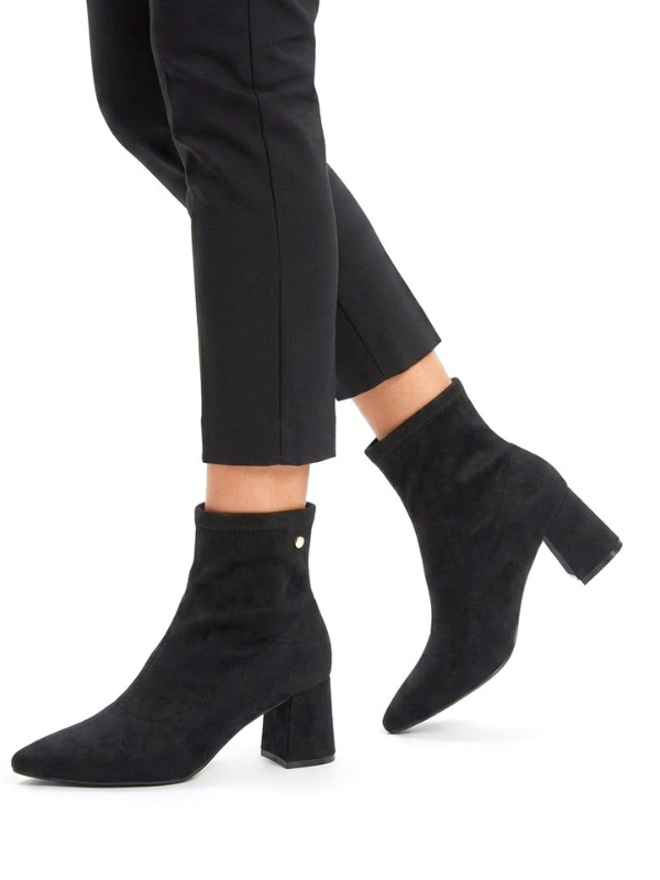 Botines de tacón bajo de 6 cm y punta...