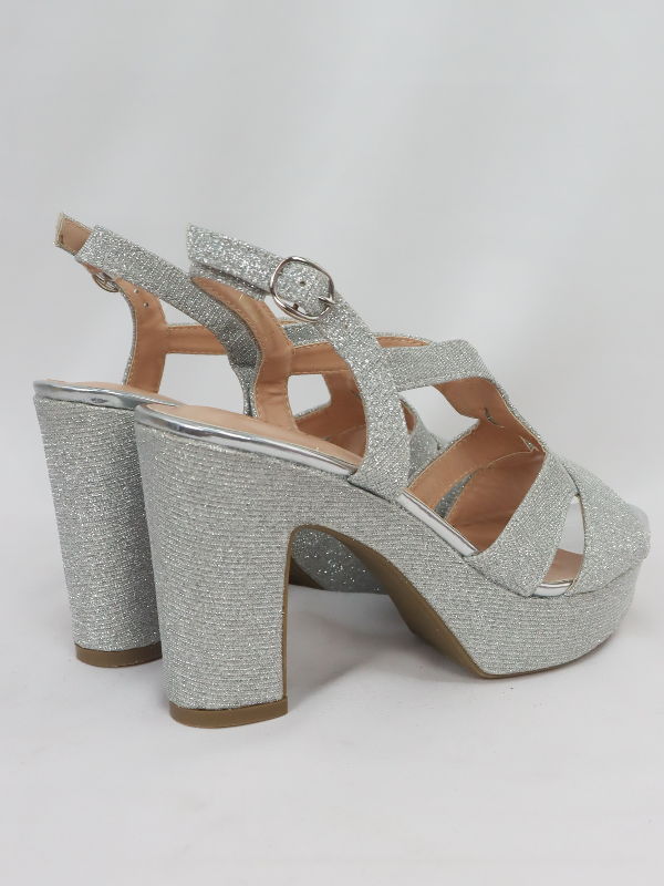 Sandalia tacón grueso con plataforma...