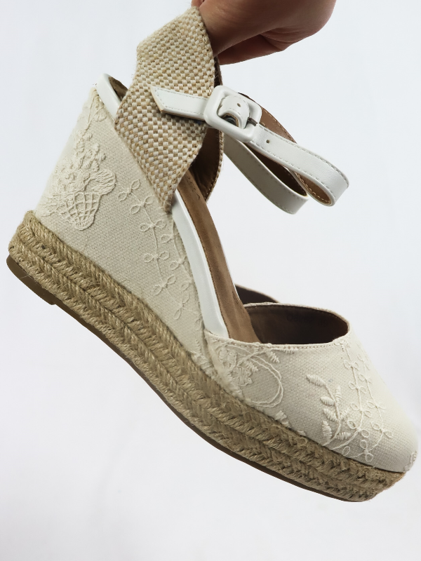 Alpargatas de esparto puntada cuña...