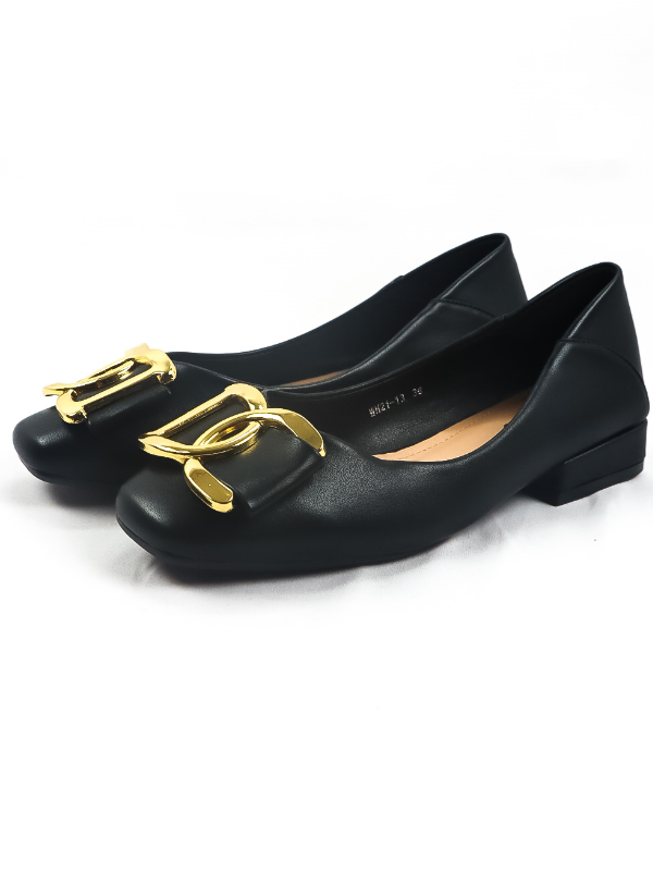 Bailarina con tacón bajo diseño...