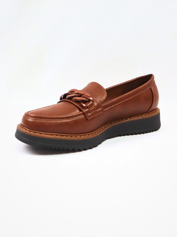 zapato mocasín, diseño de cadena.