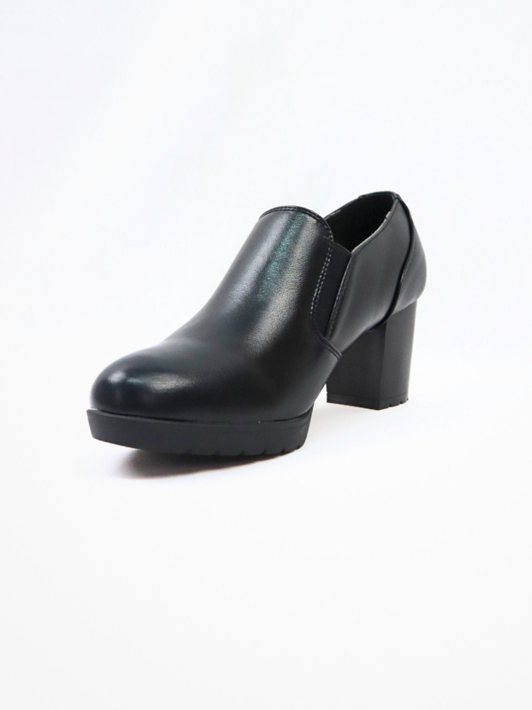 zapato Abotinado con tacón -mujer-