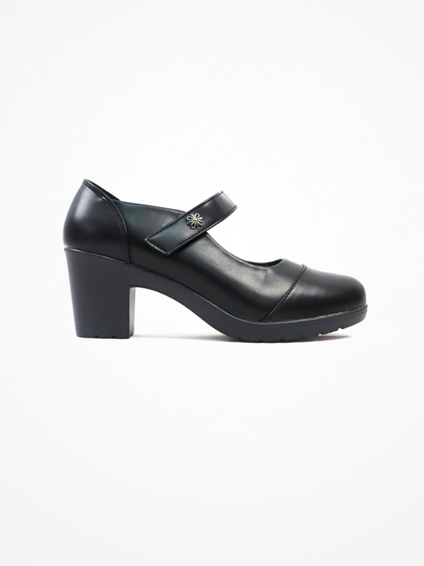 zapato con tacón grueso... 2