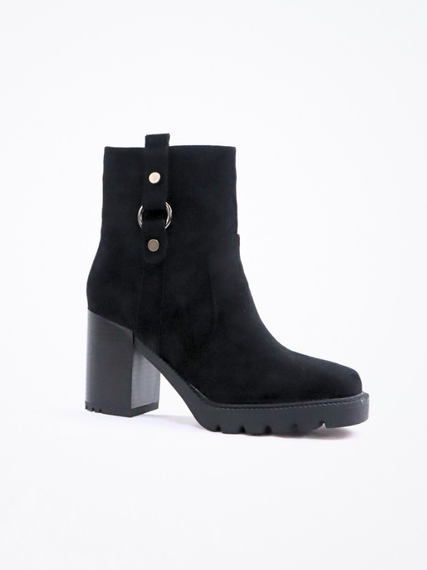 Botín negro de tacón