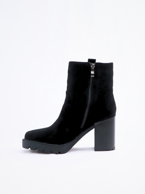 Botín negro de tacón