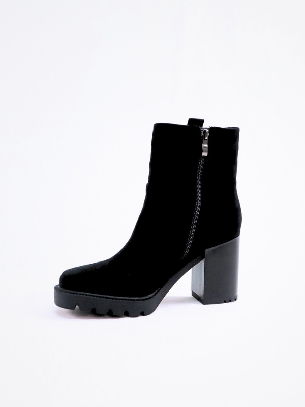 Botín negro de tacón