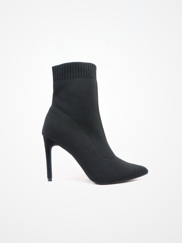 Botines tacón negro