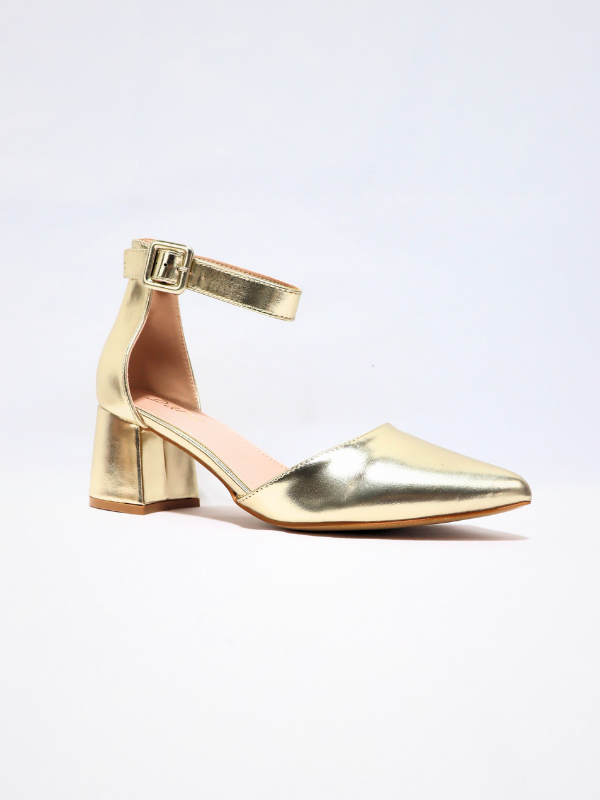 Low heel party shoes