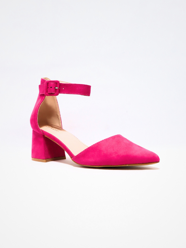 Low heel party shoes