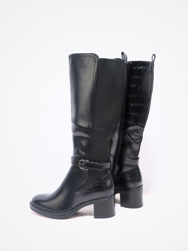 Bota caña ancha - negra