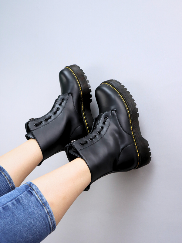 Botines con cremallera y cordón -mujer-