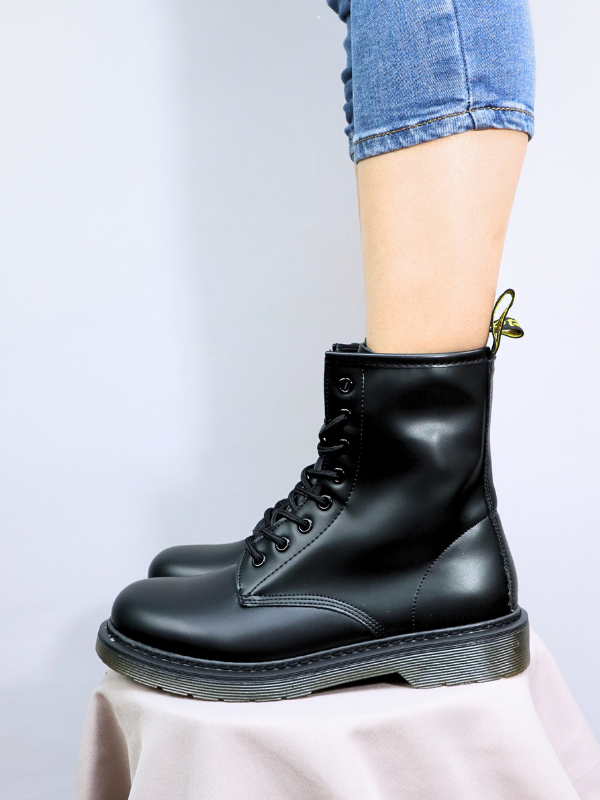 Botín militar joven -mujer-