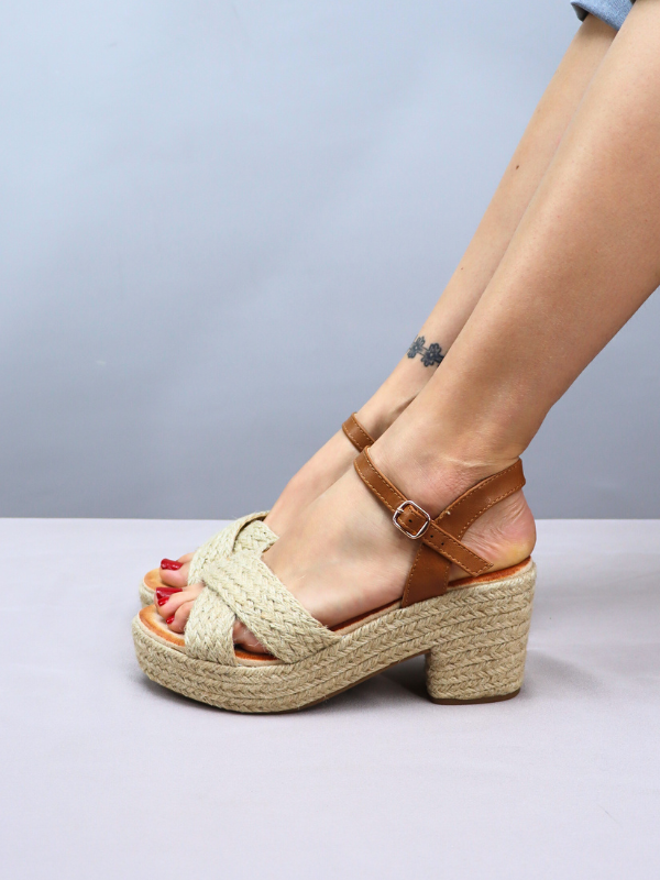 Thick-heeled sandals