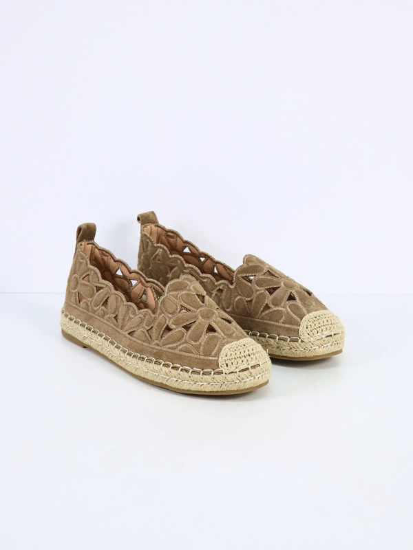 Floral embroidered espadrille