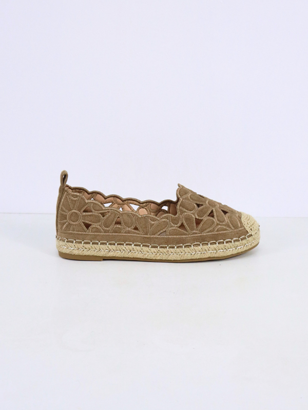 Floral embroidered espadrille