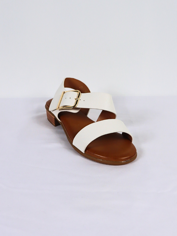 Sandalias de hebilla.