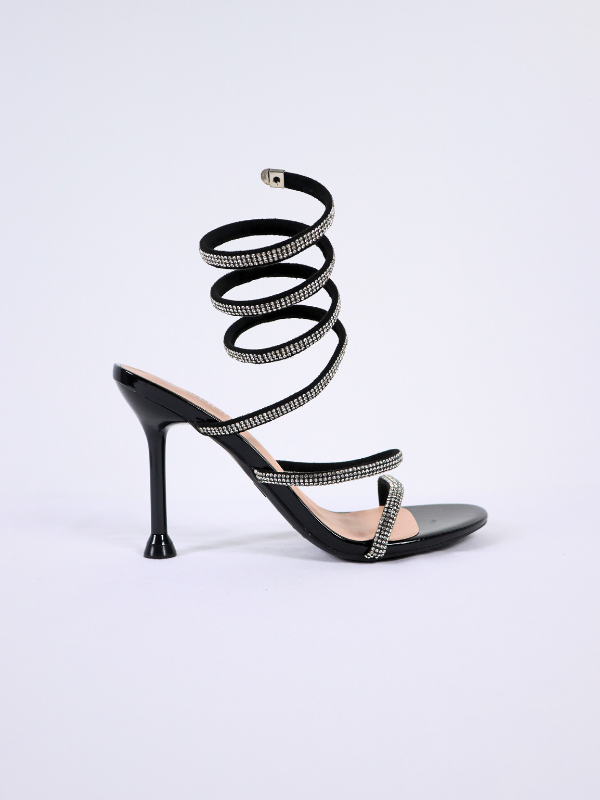 Sandalias tiras espiral con tacón aguja.