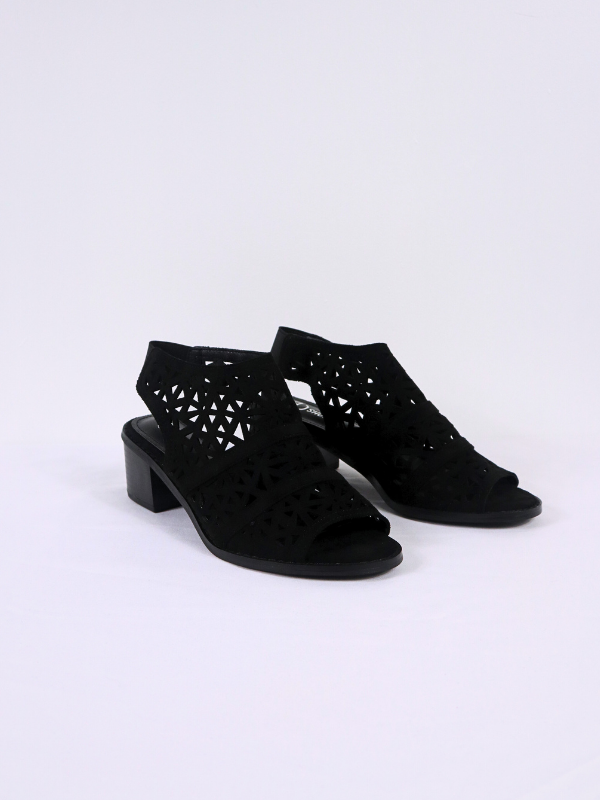 zapato tacón  bajo -calados