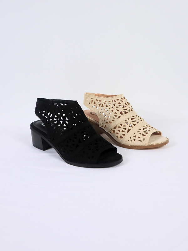 zapato tacón  bajo -calados 2