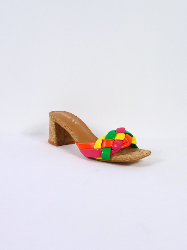 Sandalias con tacón grueso... 2