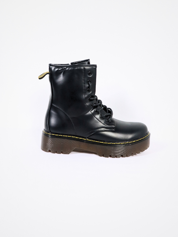 Botines suela gruesa con...