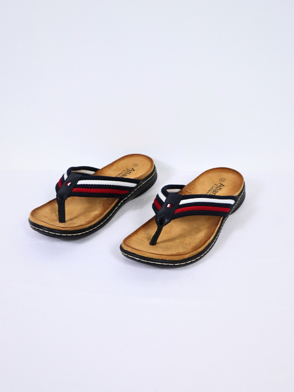 Men's toe sandal.