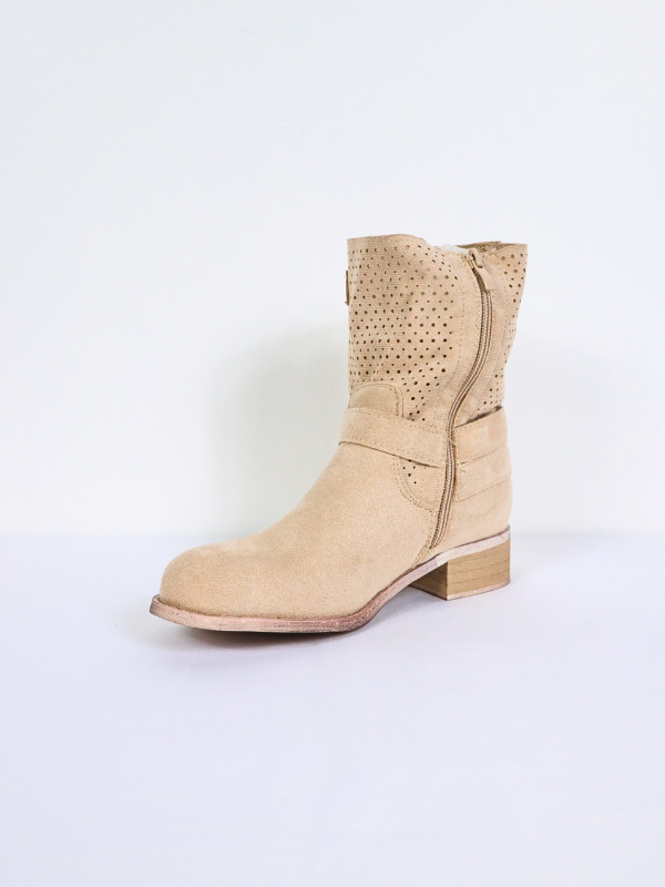 Low heel ankle boots - beige