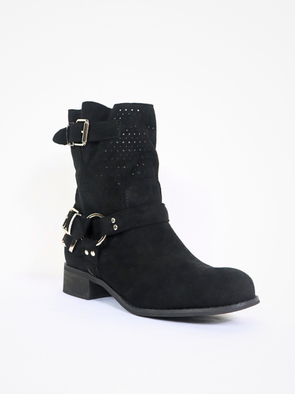 Low heel ankle boots - black
