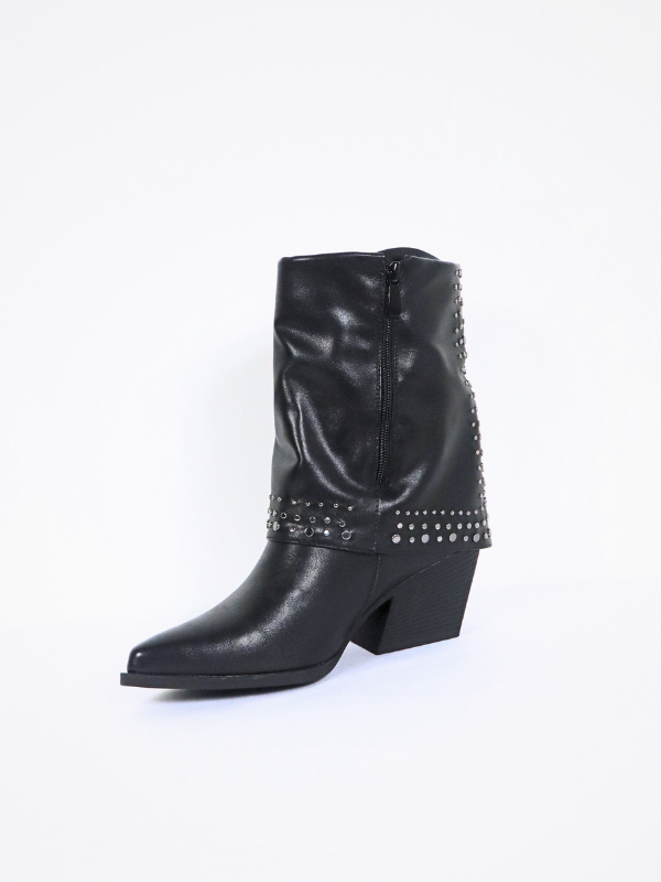 Botines con tachuelas - negro