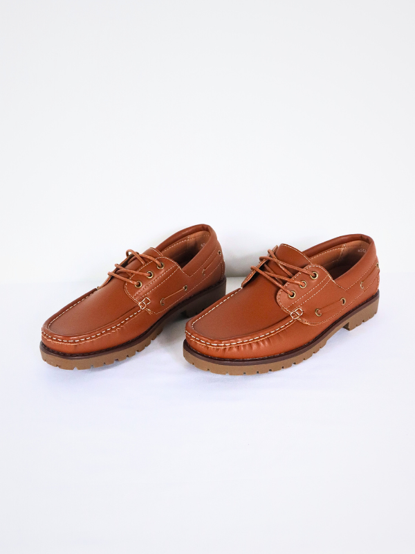Brown nautical shoe