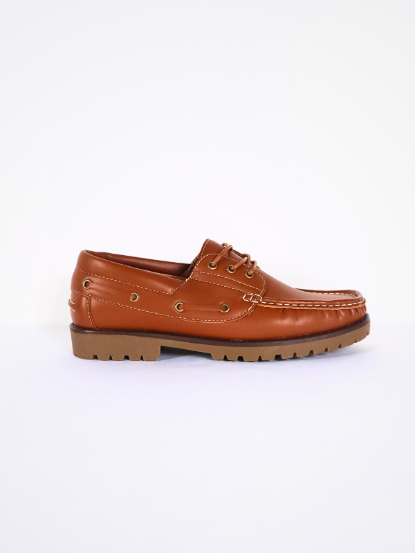 Brown nautical shoe
