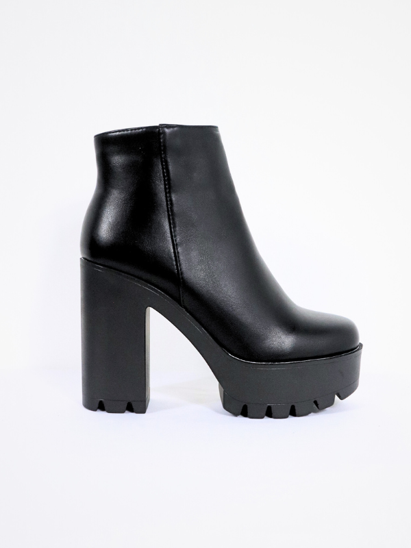 High heel boots with platform